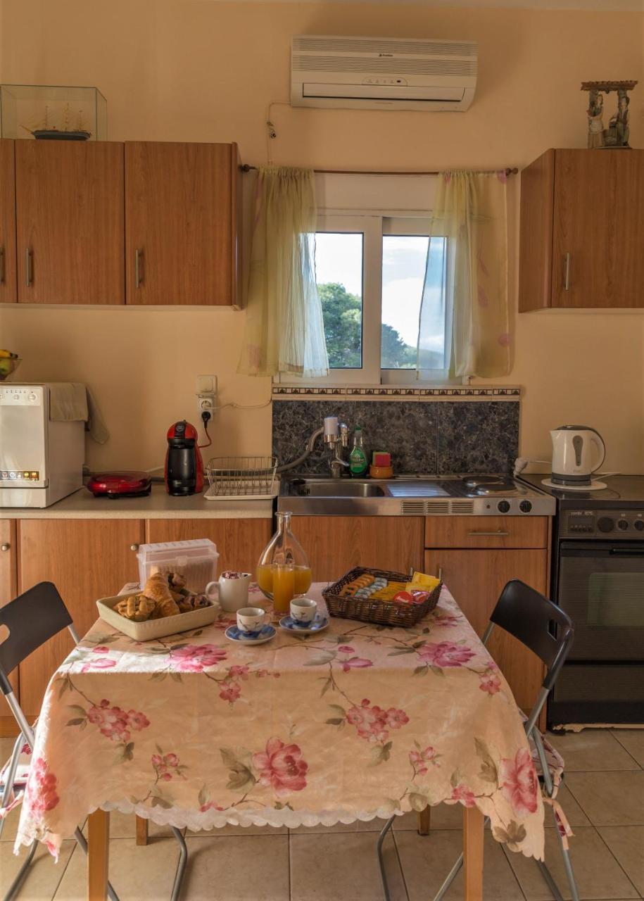 Palaiá Fókaia Angelina'S Home מראה חיצוני תמונה